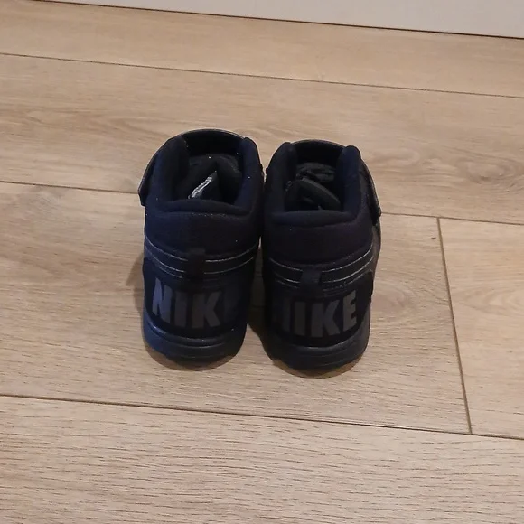 Nike Court Borough Mid Top Sneakers - Picture 4 of 5